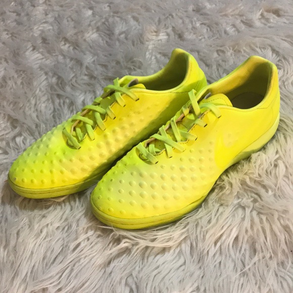 Nike Macistax Yellow Sneakers - Picture 13 of 13